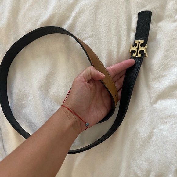 Tory Burch Tan & Balck Leather Belt with Gold Logo Buckle (reversible) - Picture 3 of 3
